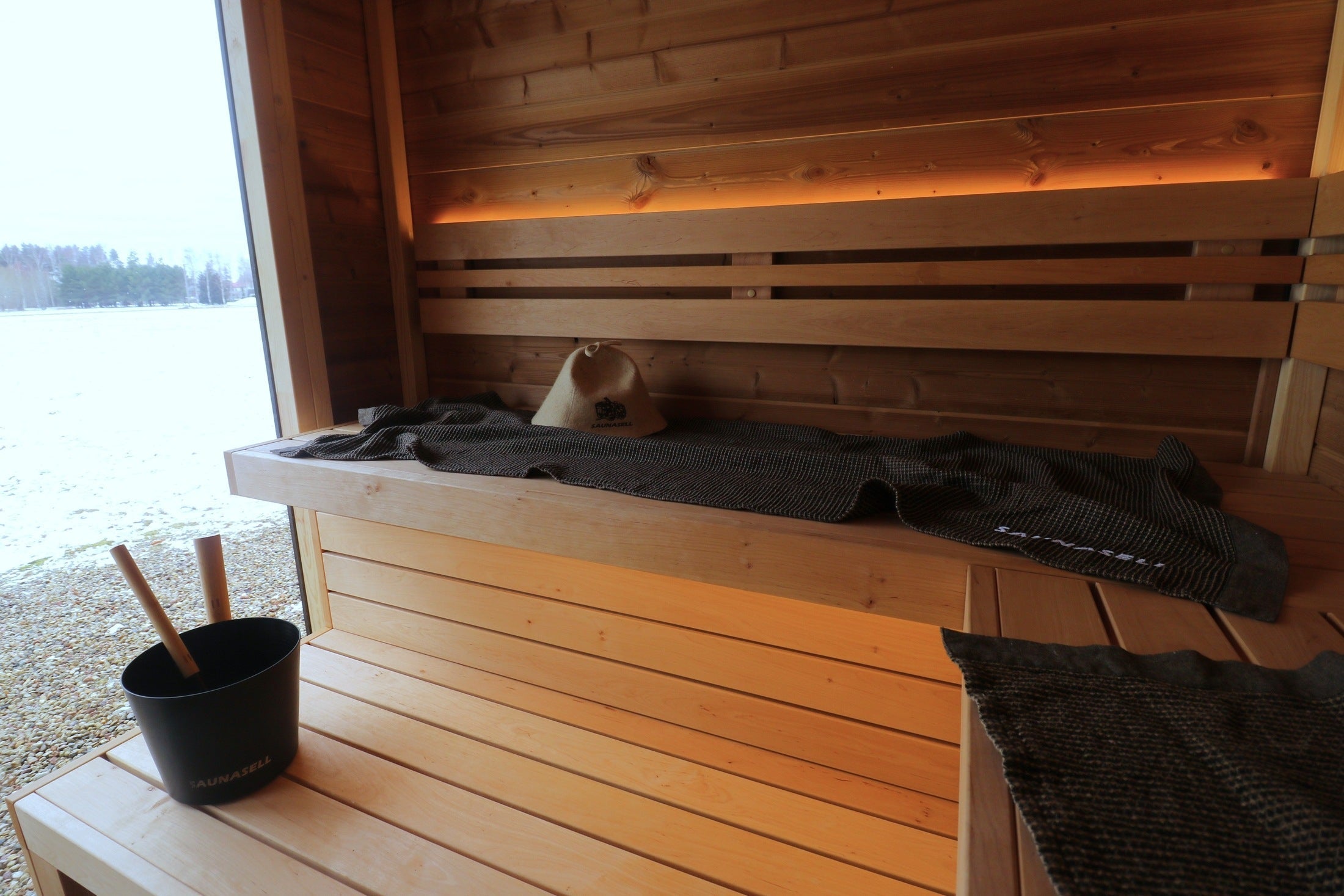 Leil Patio M 5 Person Outdoor Sauna with Changing Room