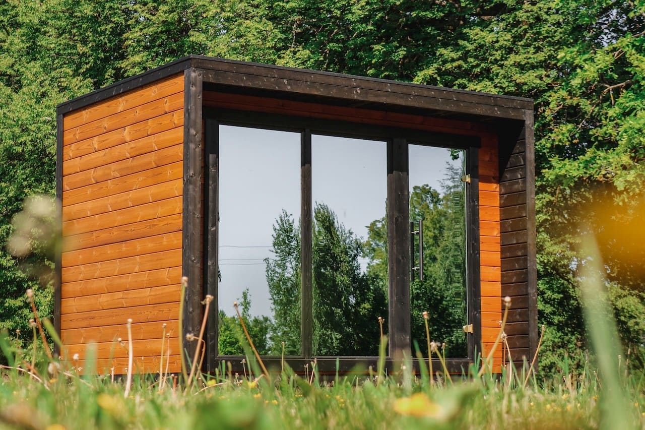 Leil Patio M 5 Person Outdoor Sauna with Changing Room